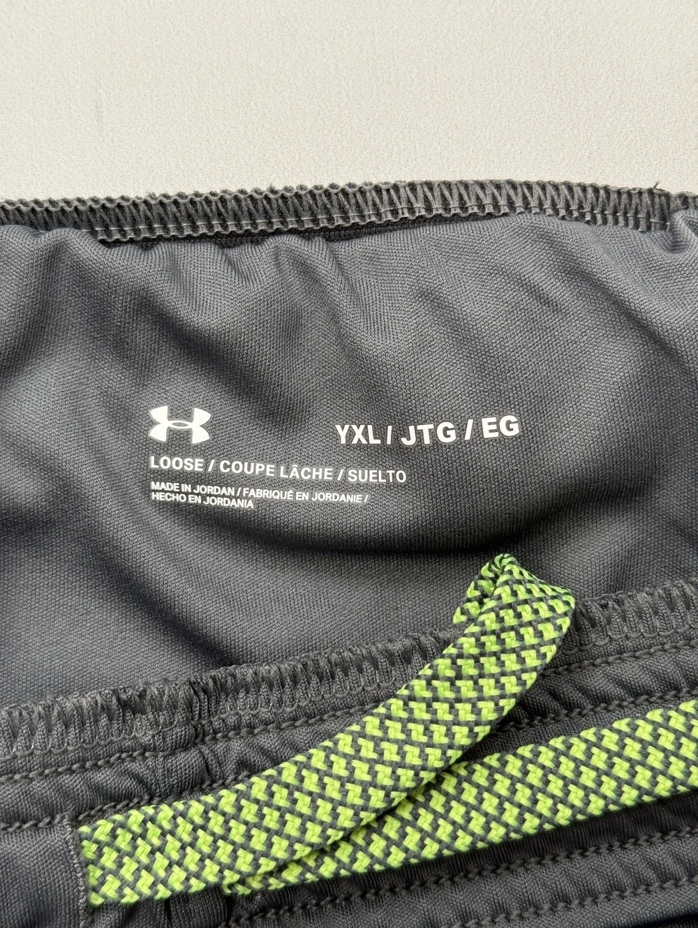 Under Armour Athletic Shorts Gray Lightweight Breathable - Boys XL